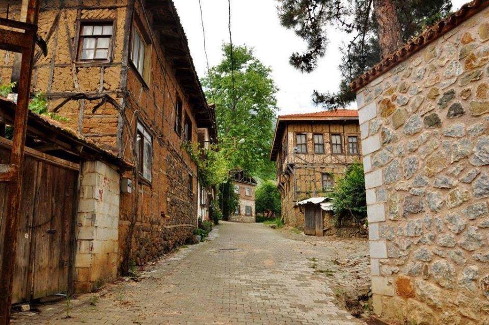 5 Köy Bir Göl